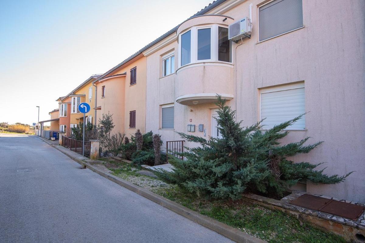 Apartment Stela Medulin Exterior photo